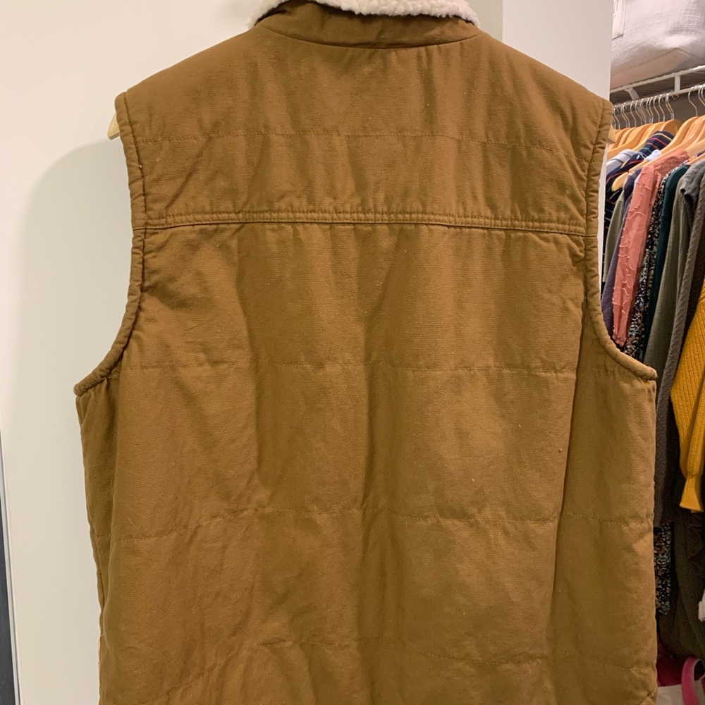 Lee Men's Tan Sherpa Vest - Picture 3 of 3